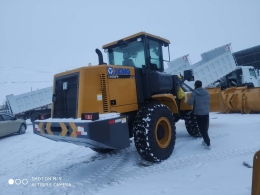 погрузчик LW300FN (2)